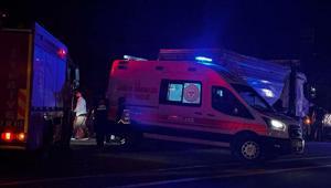 Mardinde otomobil ile kamyonun çarpıştığı kazada 3 kişi öldü, 5 kişi yaralandı