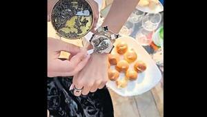 Yalıkavak’ta görgüsüzlük ‘Rolex’ üzerine havyar döküp yediler