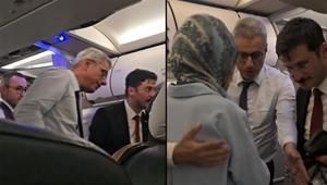 Uçakta rahatsızlanan yolcu için anons yapıldı İlk müdahaleyi Sağlık Bakanı Memişoğlu yaptı