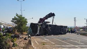 Kayseride yolcu otobüsü devrildi Çok sayıda yaralı var