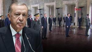 Son dakika... Cumhurbaşkanı Erdoğan, YAŞ toplantısı öncesi Anıtkabiri ziyaret etti