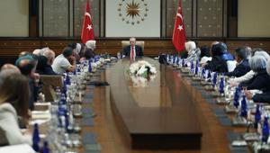 Cumhurbaşkanı Erdoğan, okul saldırısında hayatını kaybeden öğrencilerin aileleriyle görüştü