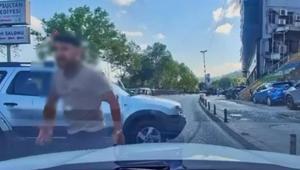 Dehşete düşüren görüntü Trafikte tartıştığı sürücünün önünü kesti: Canım burnumda, kafanı keserim