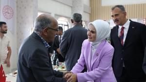 Bakan Göktaş, Ağrıda şehit yakınları ve gazilerle buluştu Tarihi bir adımdır