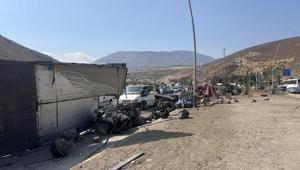 Hatayda korkutan kaza Freni patlayan TIR otomobile çarptı, parçalar yola saçıldı