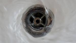 Zincir markette lavabo açıcı faciası Bomba gibi patladı; 6 yaralı