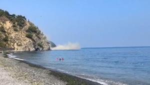 Yer: Mudanya Denizde yüzenler dehşeti yaşadı: Kayalar denize düştü