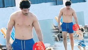 Baba-oğulun deniz keyfi