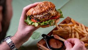 Fast food zincirine meydan okuyan o hamburger köftesi Sırrı sosunda değil