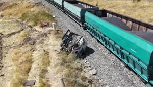 Malatyada yük treni hemzemin geçitte kamyona çarptı 1 kişi yaralı