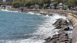 Fırtına Tekirdağı vurdu Uçuşlar iptal, denize giriş yasak