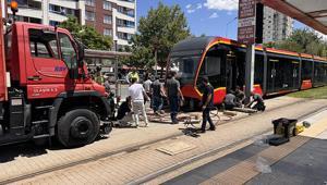Kayseride feci kaza Tramvayın çarptığı genç kurtarılamadı
