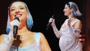 Melike Şahinden Harbiyede duygusal veda Oğlum karnımda son konserim