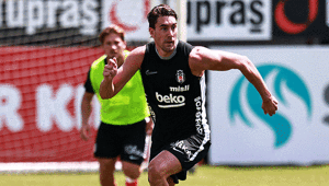 Beşiktaşta Dusan Vlahovic, ilk idmanına çıktı
