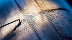 Son dakika... Endonezyada 7,7 büyüklüğünde deprem Tsunami uyarısı yapıldı