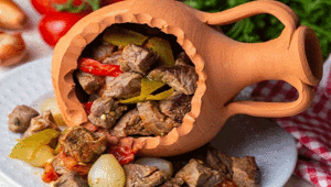 Etler Nar Gibi Kızarıyor, Kendi Suyunda Pişiyor: İşte Testi Kebabı Tarifi