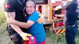 Yürekleri ısıtan görüntüler İtfaiyeye sarılıp gözyaşı döktü: Kurban olayım sizlere