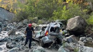 Osmaniyede yayla yolunda feci kaza Otomobil, 50 metre yükseklikten dere yatağına düştü