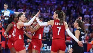 FİLENİN SULTANLARI SLOVENYA MAÇI BAŞLADI | Türkiye-Slovenya 2026 CEV Avrupa Şampiyonası maçı bu akşam saat kaçta hangi kanalda Filenin Sultanları Avrupa Şampiyonası maç takvimi...