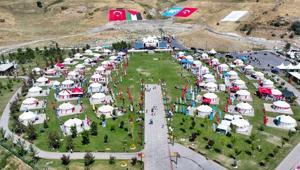 Ahlat’ta Malazgirt coşkusu 32 bin kişi akın etti, ikinci gün heyecan zirvede