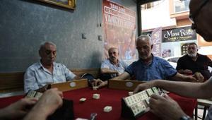 ‘Taşım gelmiyor’ dedi, yancıyı dövdü Kahvehanede afişlik olay