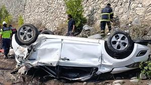Adana’da feci kaza Otomobil dereye uçtu: 2 ölü, 1 yaralı