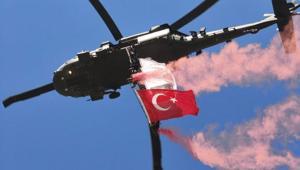 İlgiyle izlendi Malazgirt’te jandarma helikopterlerinden müthiş gösteri