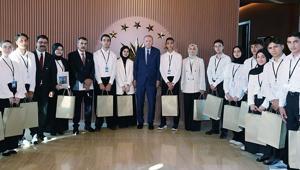 Cumhurbaşkanı Erdoğan, MEBin Maziden Atiye programı öğrencilerini Ahlatta kabul etti