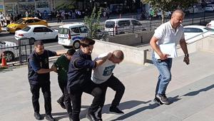 7 bin doları çekecekti Banka görevlisinin dikkati dolandırıcılık planını bozdu