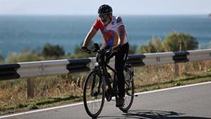 Ermenistan Başbakanı Paşinyandan sabah sporu 31 km pedal çevirdi