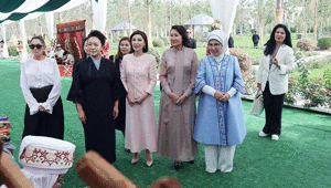 Emine Erdoğan, Kırgızistanda lider eşleriyle buluştu