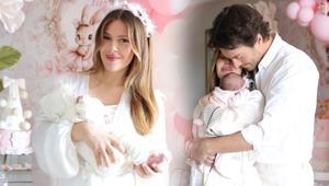 Anneliğin tadını çıkarıyor Merve Dinçkol ve minik kızı Defne Yazdan yeni kare