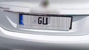 Plakadaki tek harfi siyah bantla değiştirdi Sürücüye 140 bin TL ceza kesildi