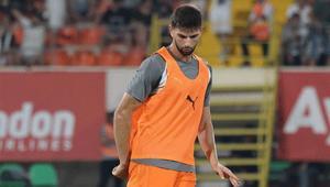 Beşiktaşta orta saha transferi iptal Ümit Akdağ imzayı attı