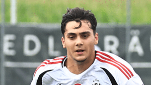 Beşiktaşta Mustafa Hekimoğlu beklemede