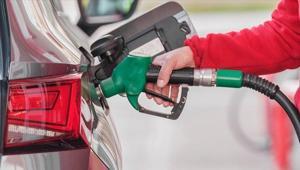 AKARYAKIT FİYATLARI 4 EYLÜL GÜNCEL RAKAMLAR Benzin-Motorin-LPG İstanbul-Ankara-İzmir 4 Eylül güncel akaryakıt fiyatları...