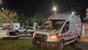 Kayseride hasta taşıyan ambulans ile otomobil çarpıştı 6 yaralı