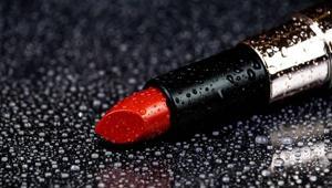 Dudakta rengi aynı olmuyor: Kırmızı ruj nasıl seçilir Damar testi her şeyi gösteriyor