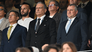 Gençlik ve Spor Bakanı Osman Aşkın Bak, Fenerbahçe - Beşiktaş derbisini takip etti