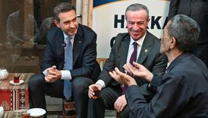 Bakan Bayraktar Hakkaride vatandaşlarla sohbet etti: Doğunun yükselen yıldızı olacak