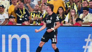 Beşiktaşa derbide Rıdvan Yılmaz şoku Golünü attı, oyuna devam edemedi