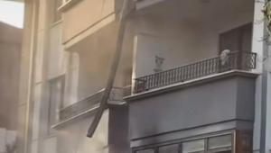 Bursada elektrikli araç şarj istasyonunda yangın Alevler daireye sıçradı