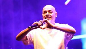 Akhisar’da Ceza coşkusu Binlerce kişi konser alanını doldurdu