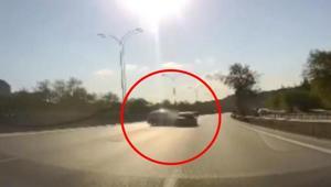 Pendikte iki otomobilin çarpışması kamerada