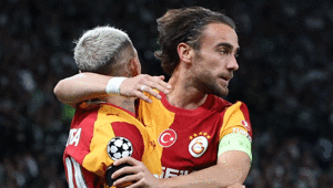 Galatasarayda Yunus Akgünden hakem tepkisi