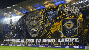 UEFA Şampiyonlar Ligine dönen Fenerbahçeden göz kamaştıran koreografi