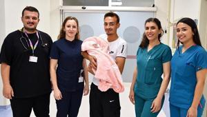 32 haftalık doğdu hayata tutundu 1 kilo 600 gramlık bedeni zamana meydan okudu