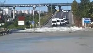 İstanbul Başakşehir’de su borusu patladı Ortalık göle döndü