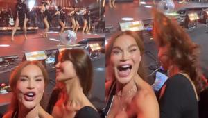 Demet Şener ve Ebru Şallı Ajda Pekkan konserinde coştukça coştu Saçlarını savurarak kendinden geçti