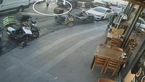 Küçükçekmecede feci kaza Su tankerinin çarptığı kadın hayatını kaybetti